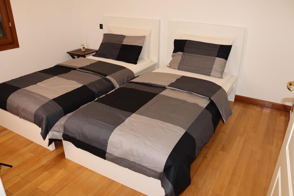 Appartement Dans Un Terrain De Golf, 5 Min De La Mer En Voiture, Parking Gratuit Cogoleto Exterior photo