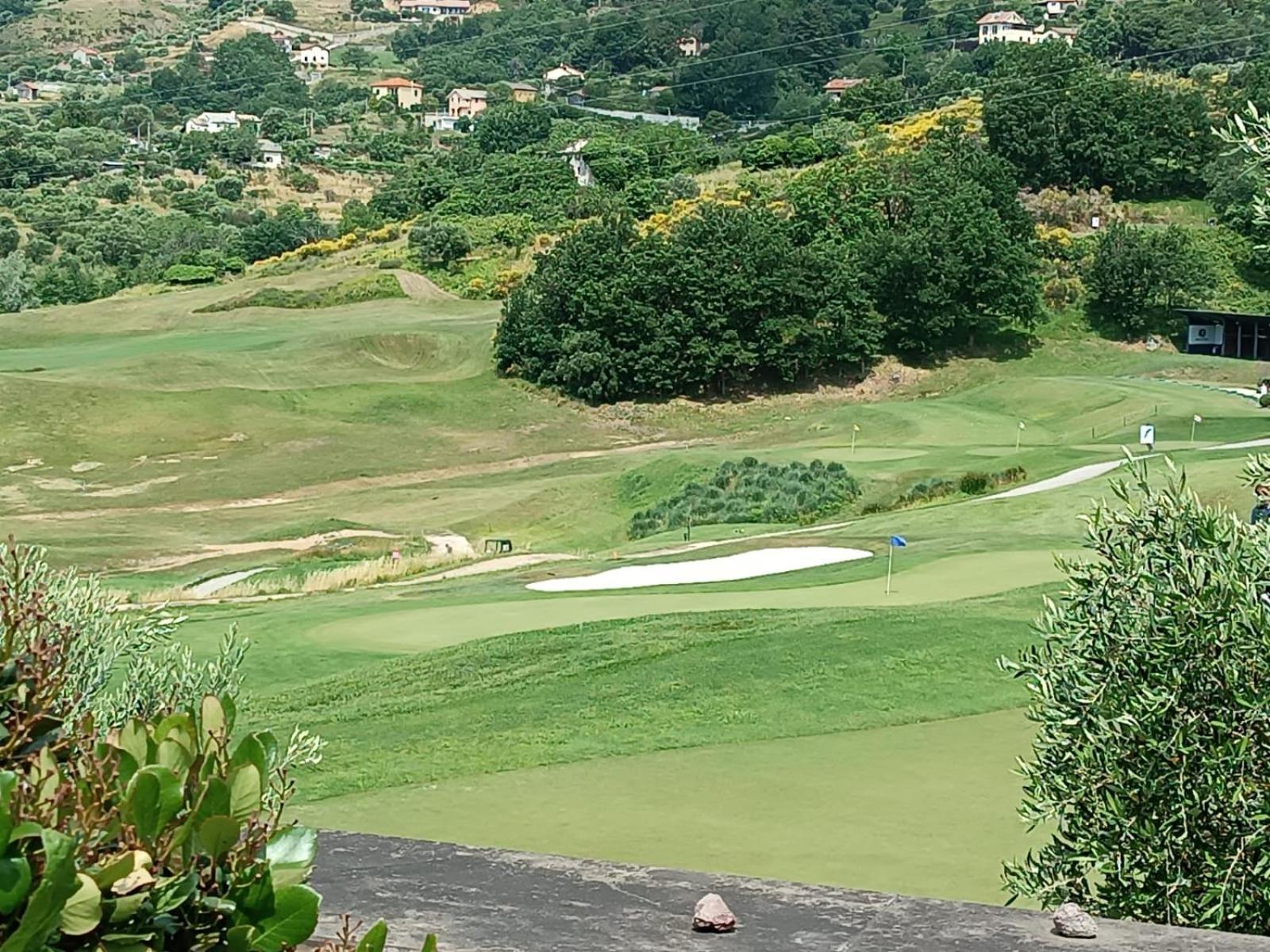 Appartement Dans Un Terrain De Golf, 5 Min De La Mer En Voiture, Parking Gratuit Cogoleto Exterior photo